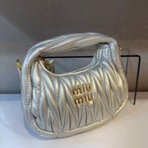 شنطة miu miu