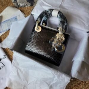 ديور جلد تمساح